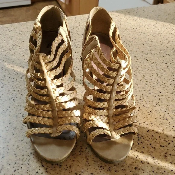 **Clearance** Madden Girl cage sandals - Picture 9 of 12